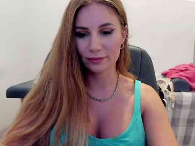 SweetMirande webcam