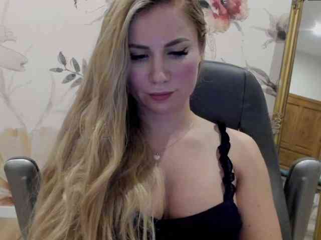 SweetMirande webcam