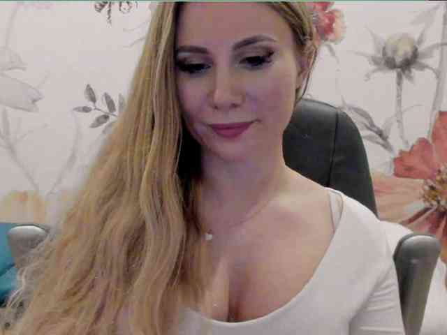 SweetMirande webcam