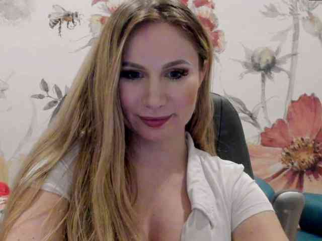SweetMirande webcam