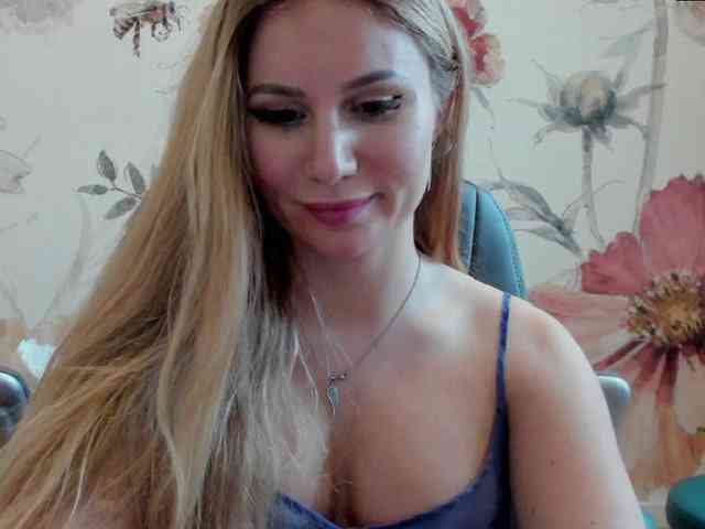 SweetMirande webcam