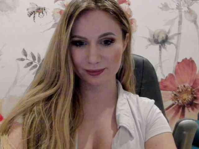SweetMirande webcam