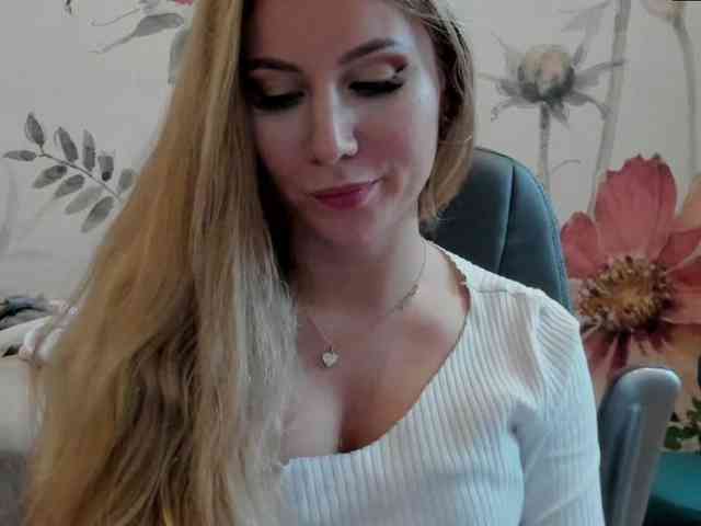 SweetMirande webcam