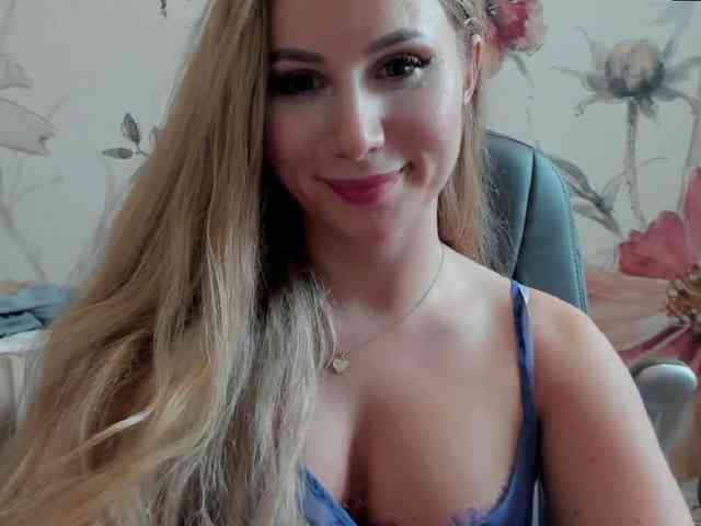 SweetMirande webcam