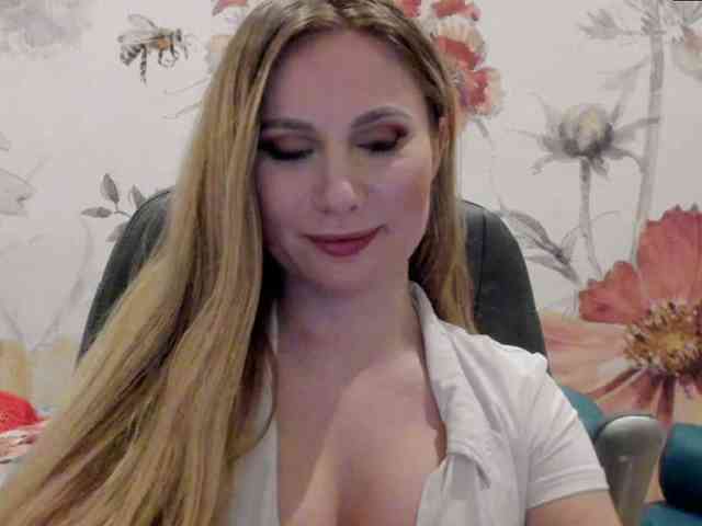SweetMirande webcam