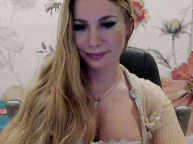 SweetMirande webcam