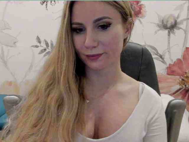 SweetMirande webcam