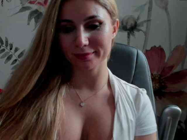 SweetMirande webcam