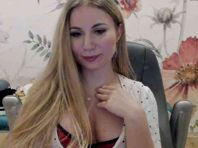 SweetMirande webcam