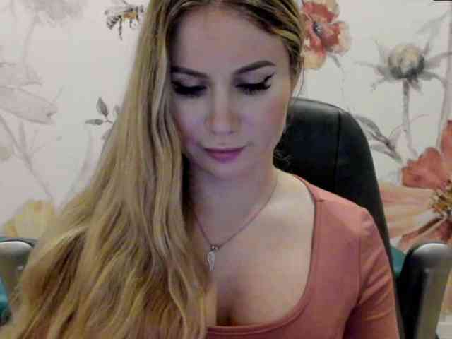 SweetMirande webcam