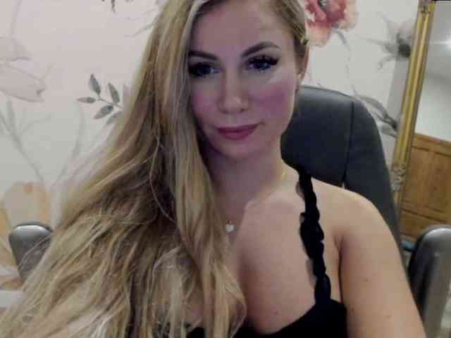 SweetMirande webcam