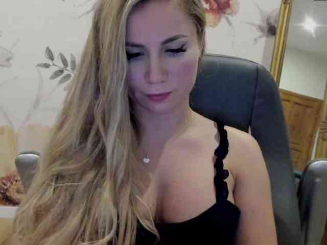 SweetMirande webcam