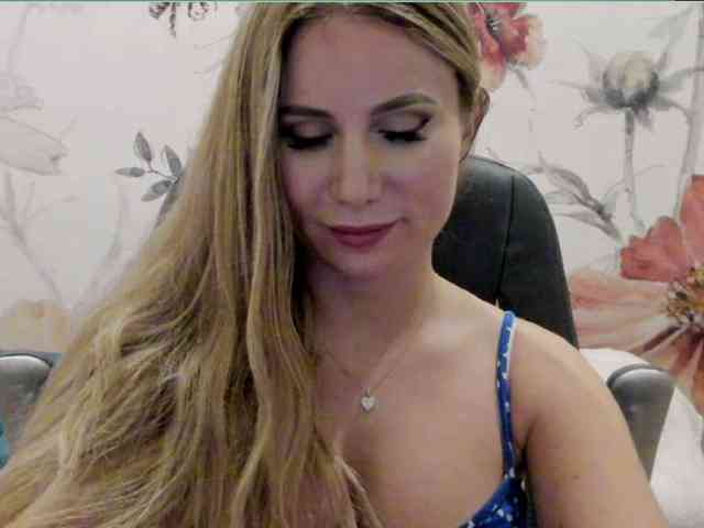 SweetMirande webcam