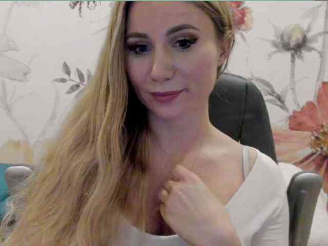 SweetMirande webcam