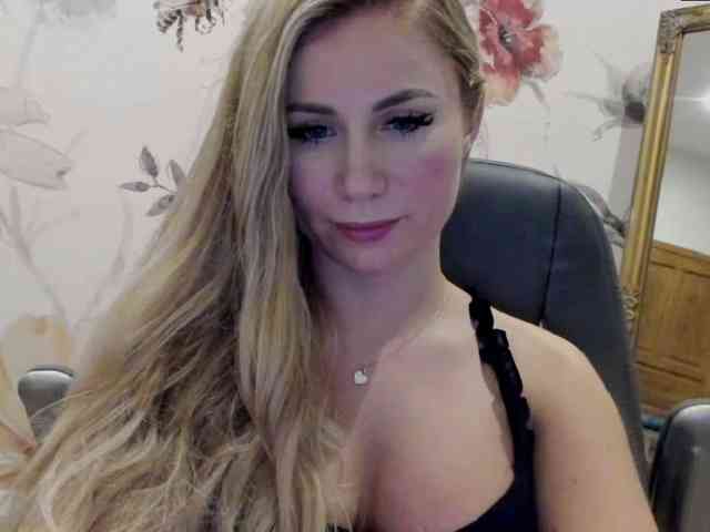 SweetMirande webcam