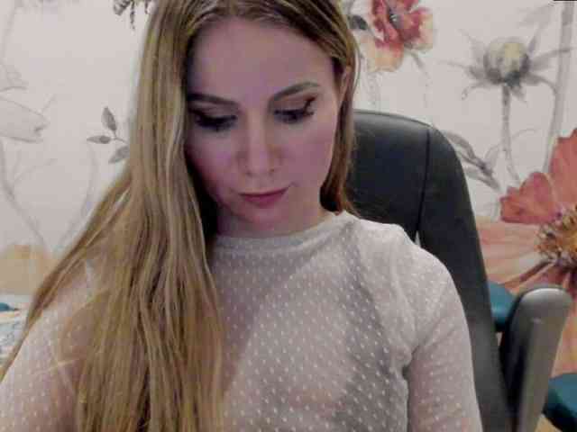 SweetMirande webcam