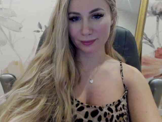 SweetMirande webcam