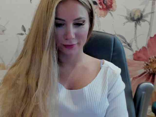 SweetMirande webcam