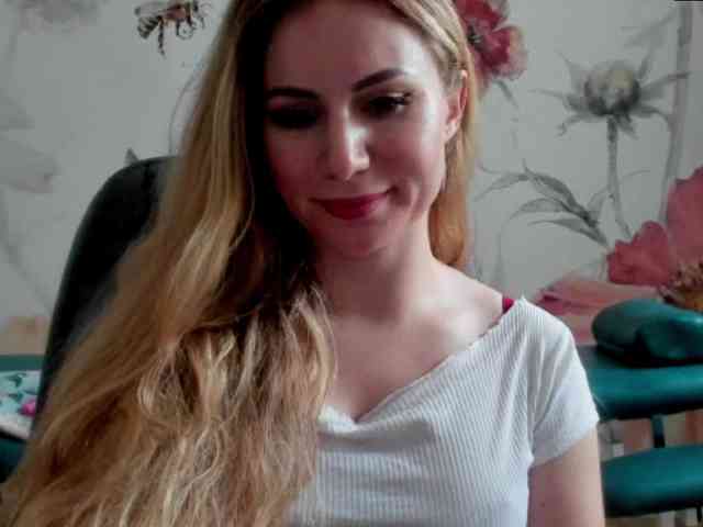 SweetMirande webcam