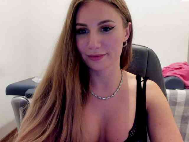 SweetMirande webcam