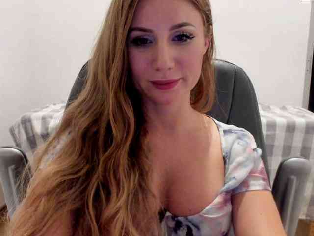 SweetMirande webcam