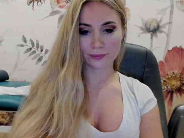 SweetMirande webcam