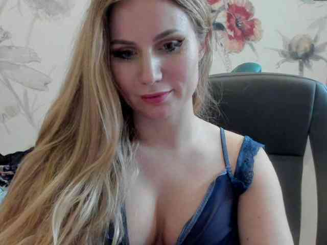 SweetMirande webcam