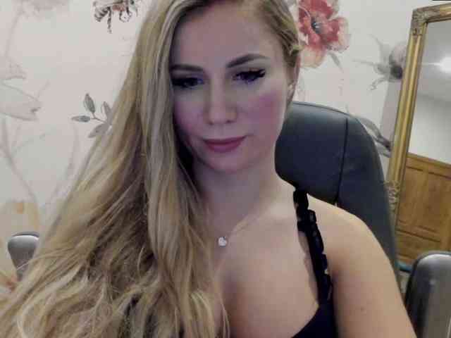 SweetMirande webcam