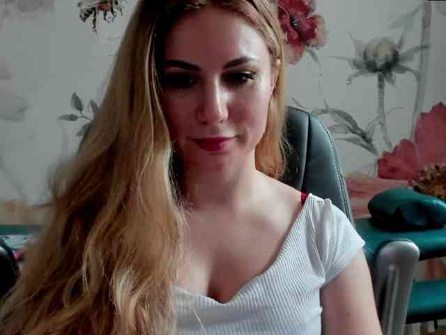 SweetMirande webcam