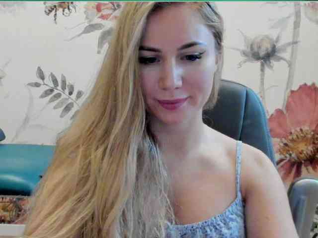 SweetMirande webcam