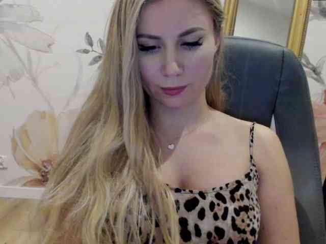 SweetMirande webcam