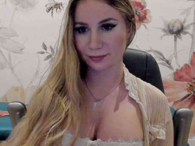 SweetMirande webcam