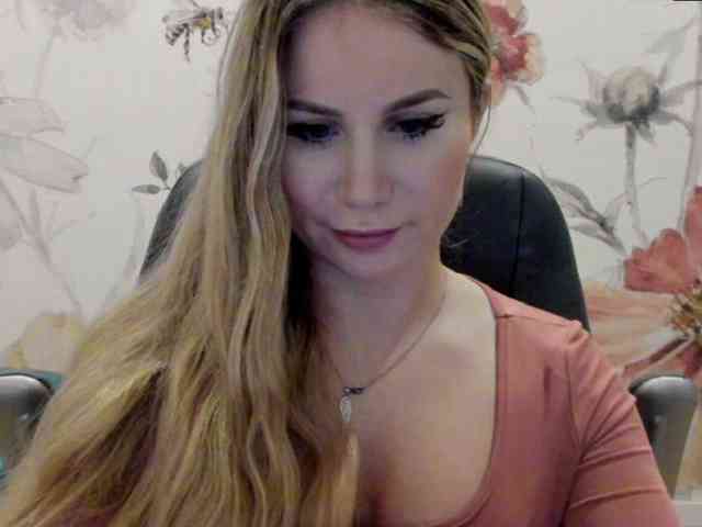 SweetMirande webcam