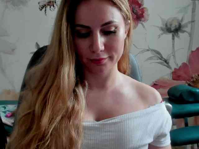 SweetMirande webcam