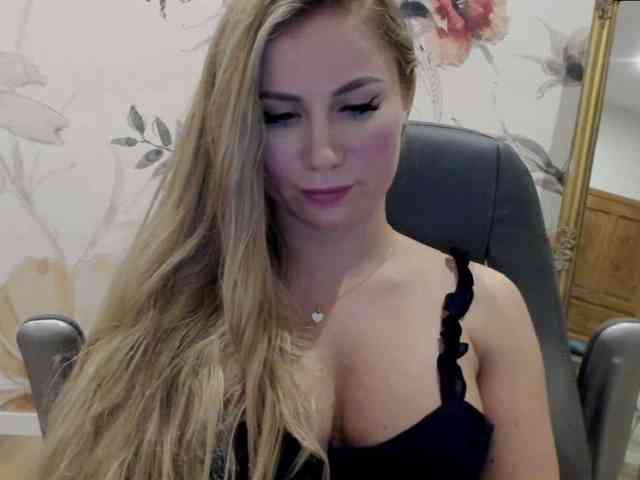 SweetMirande webcam