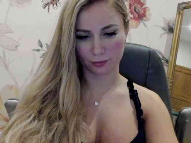 SweetMirande webcam