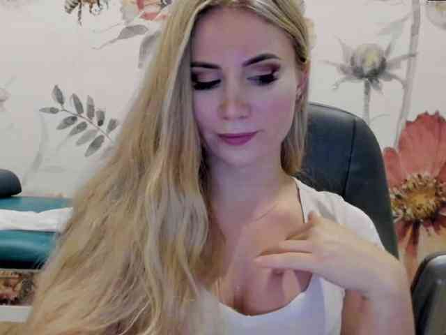 SweetMirande webcam