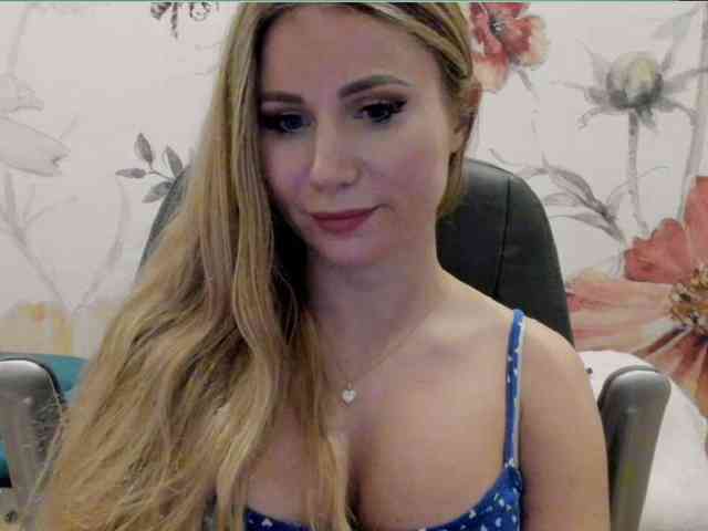 SweetMirande webcam
