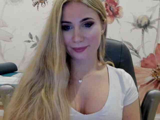 SweetMirande webcam