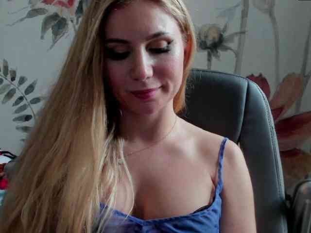 SweetMirande webcam