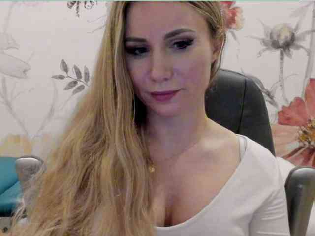 SweetMirande webcam