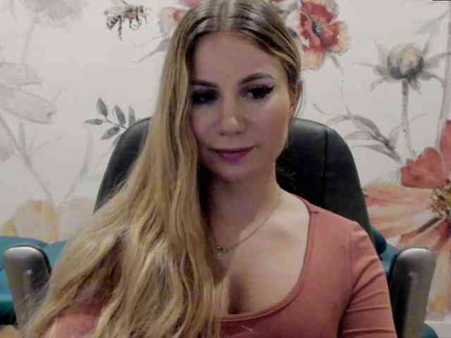 SweetMirande webcam