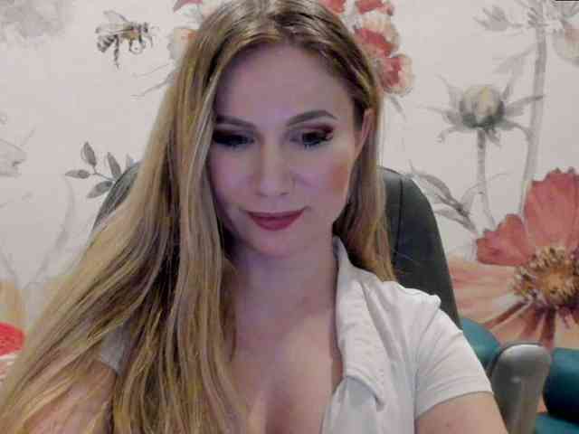 SweetMirande webcam