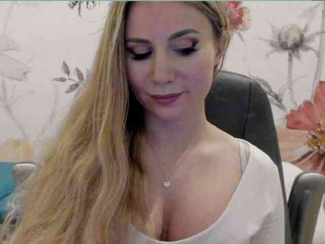 SweetMirande webcam