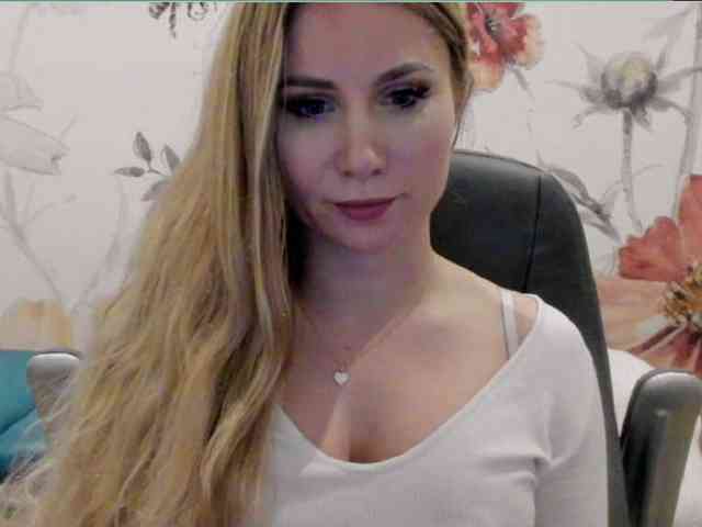 SweetMirande webcam