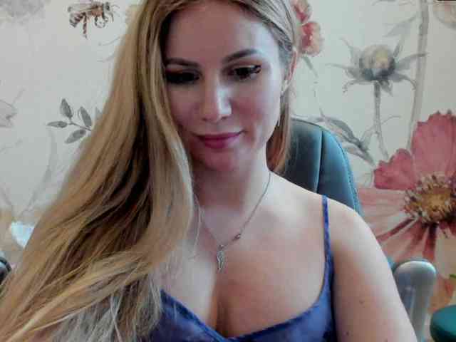 SweetMirande webcam