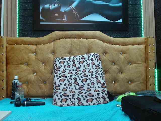 kendraruiz83 webcam