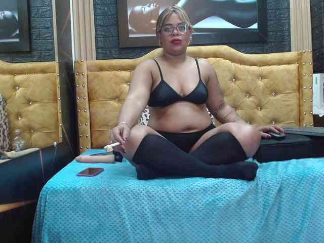 kendraruiz83 webcam