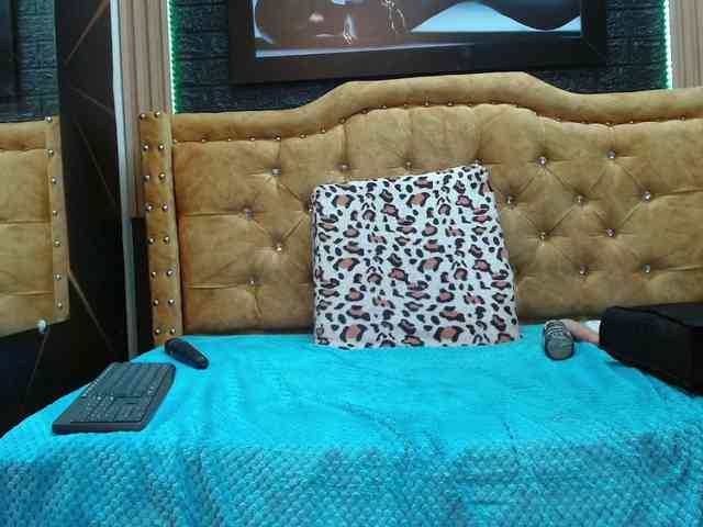 kendraruiz83 webcam