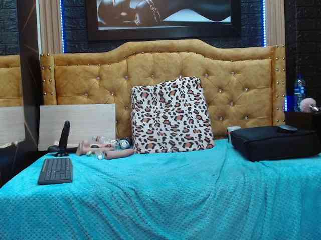 kendraruiz83 webcam